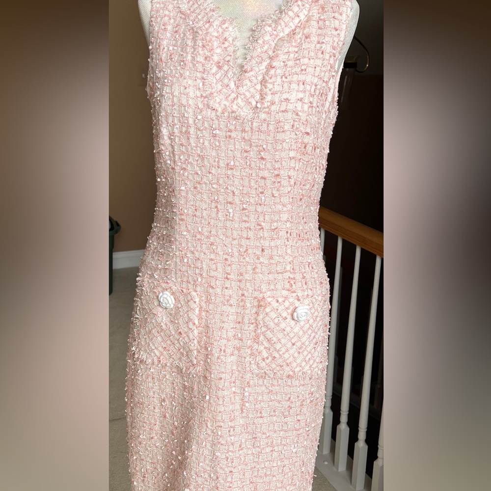 Karl Lagerfeld Paris Sleeveless Tonal Tweed Pocket Sheath Dress